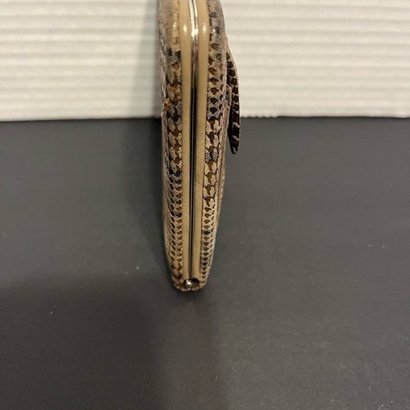 Lodis Clutch Framed Wallet.  5” Wide X 4” High - Picture 5 of 10